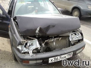 Битый автомобиль Volkswagen Vento